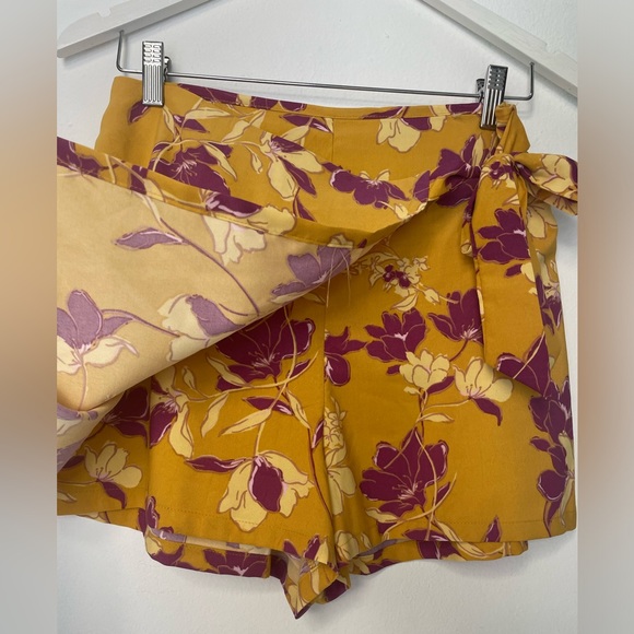 BOG Collective Floral Skort Size M - Free Shipping! - Picture 6 of 7